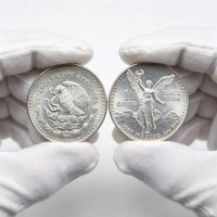 1982 Mexico Libertad 1 Onza Silver Coin Rare Vintage Mexican Collectible Numismatic Gift